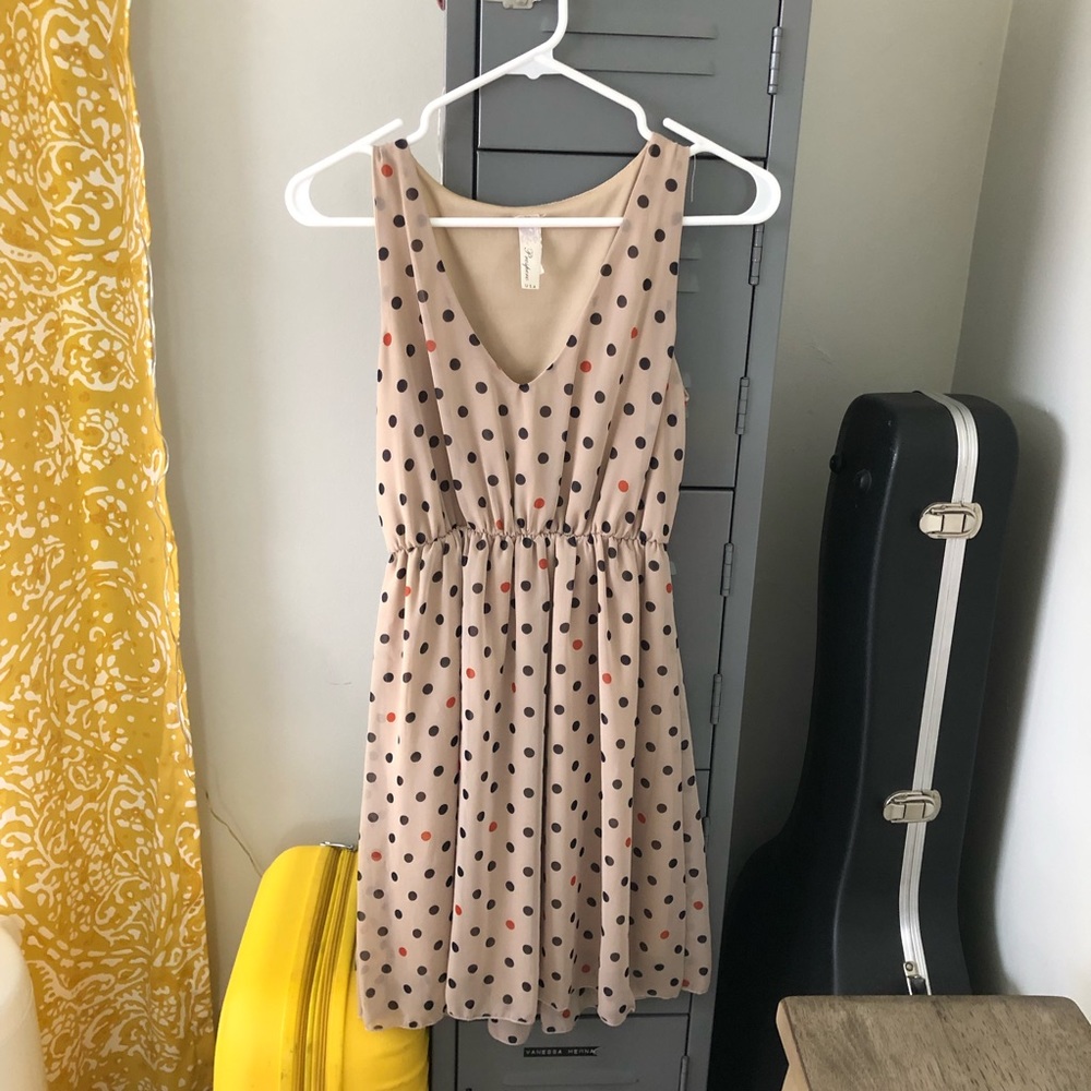 Vneck polka dot dress